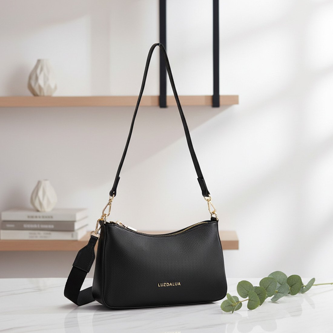 09 bolsa luz da lua minibag alca larga monograma 2000768