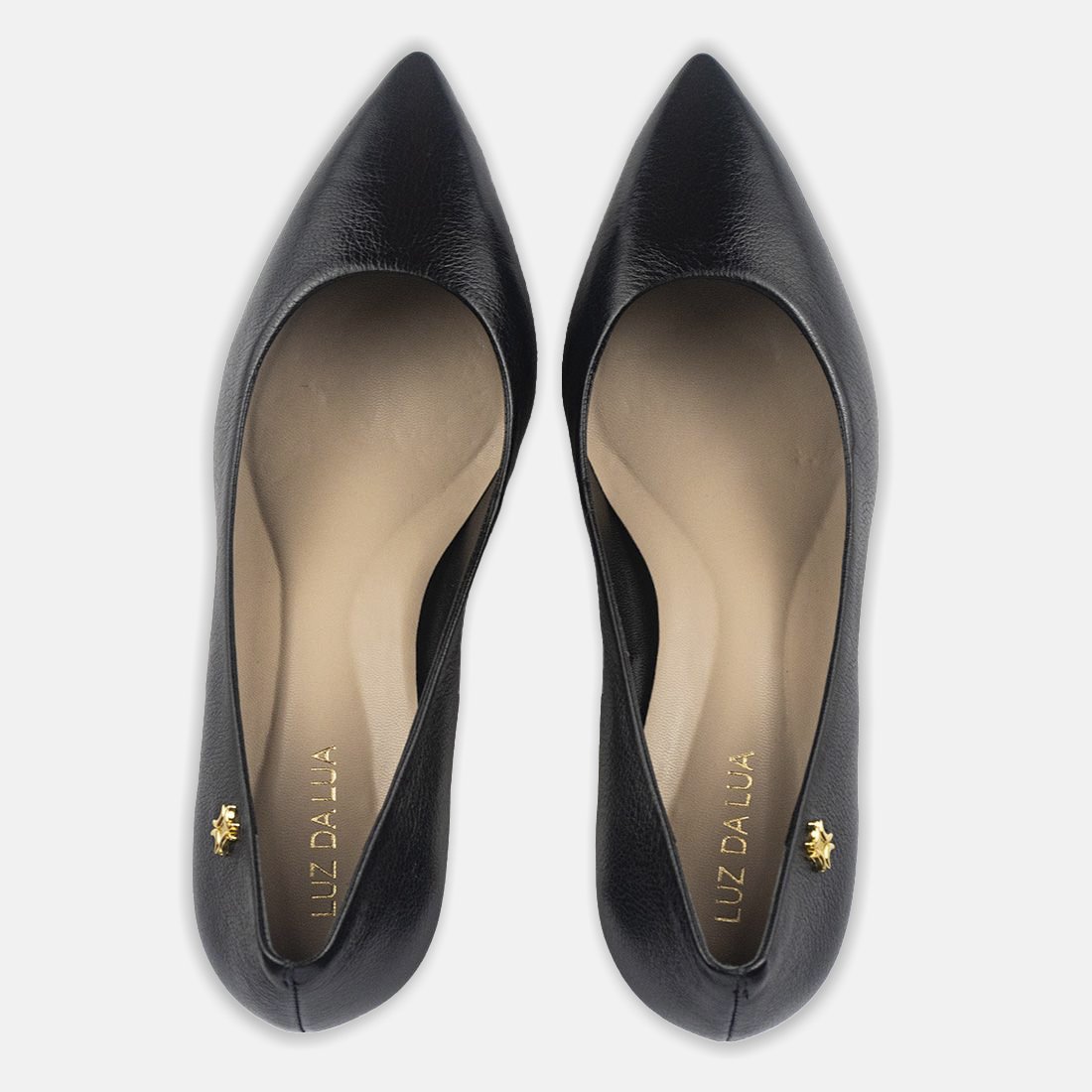 25 sapato scarpin luz da lua bico fino saara com salto fino detalhe dourado 58060700 bege 34