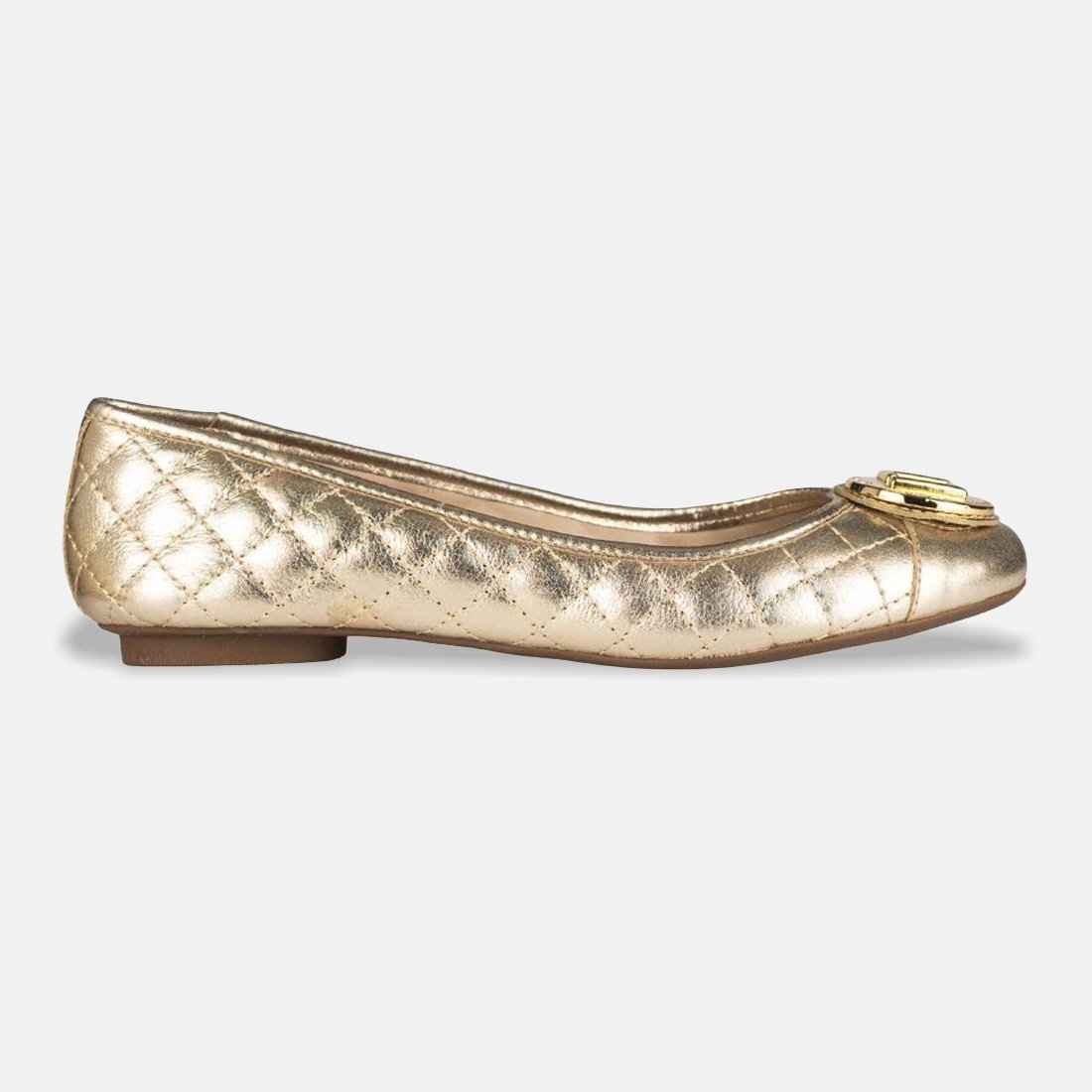 08 sapatilha luz da lua matelasse detalhe metal 53270400