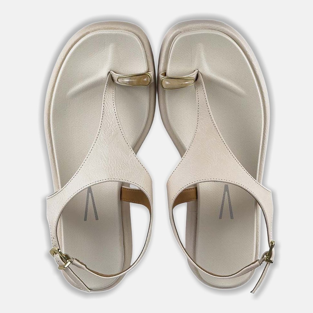 11 sandalia vizzano rasteira tira no dedo com fivela